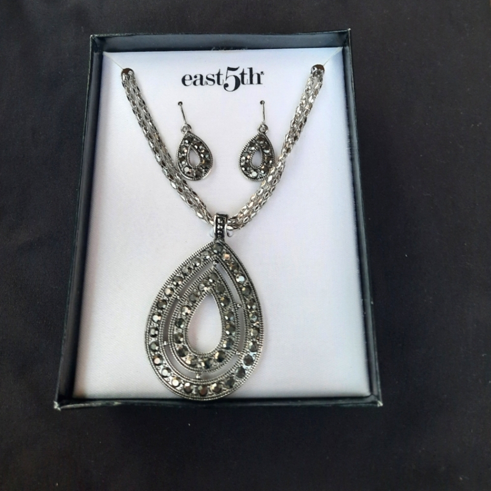 East 5th silver with faceted chrome gem jewelry boxed set, necklace and earrings